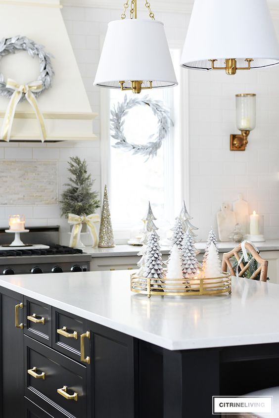 Christmas kitchen decorating
