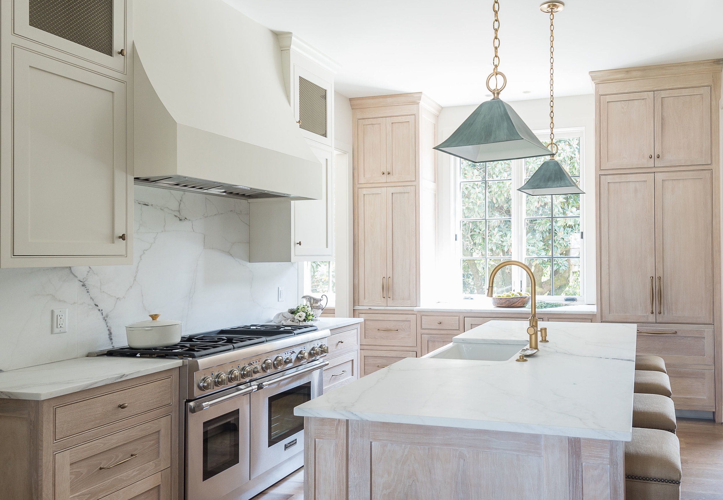white oak kitchen cabinets